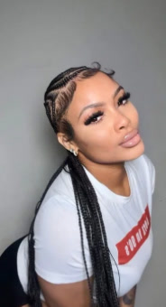 A Pretty in Minks client wearing her lash set